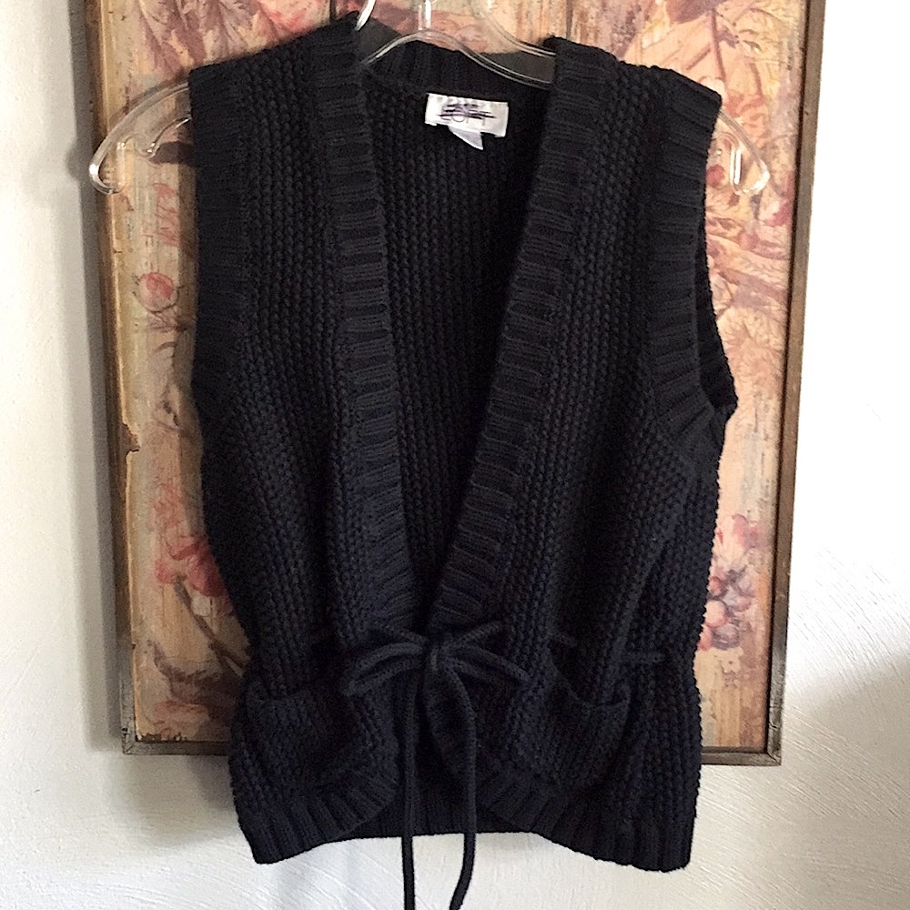 Vintage chunky knit sweater vest tie waist